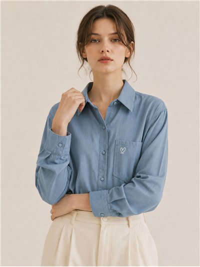 Camisa algodón bolsillo bordado de corazón