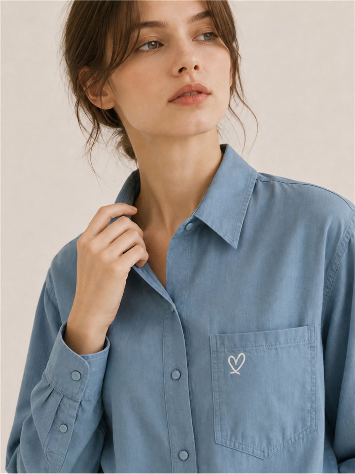 Camisa algodón bolsillo bordado de corazón