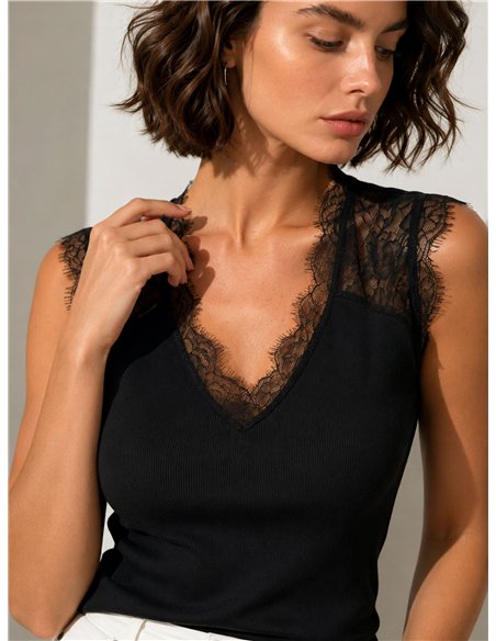 Top punto canalé encaje cuello pico