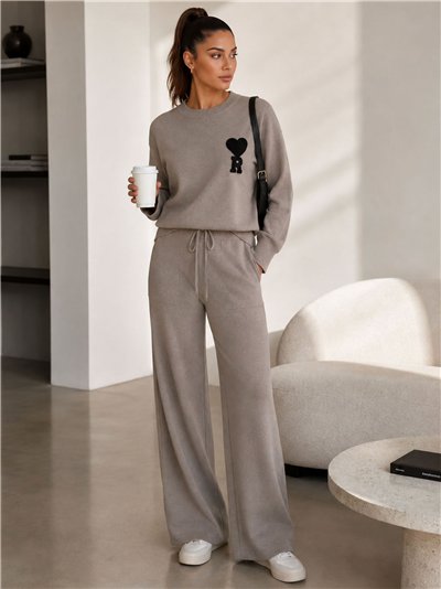 Conjunto jersey corazón y pantalón wide leg