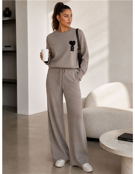 Conjunto jersey corazón y pantalón wide leg