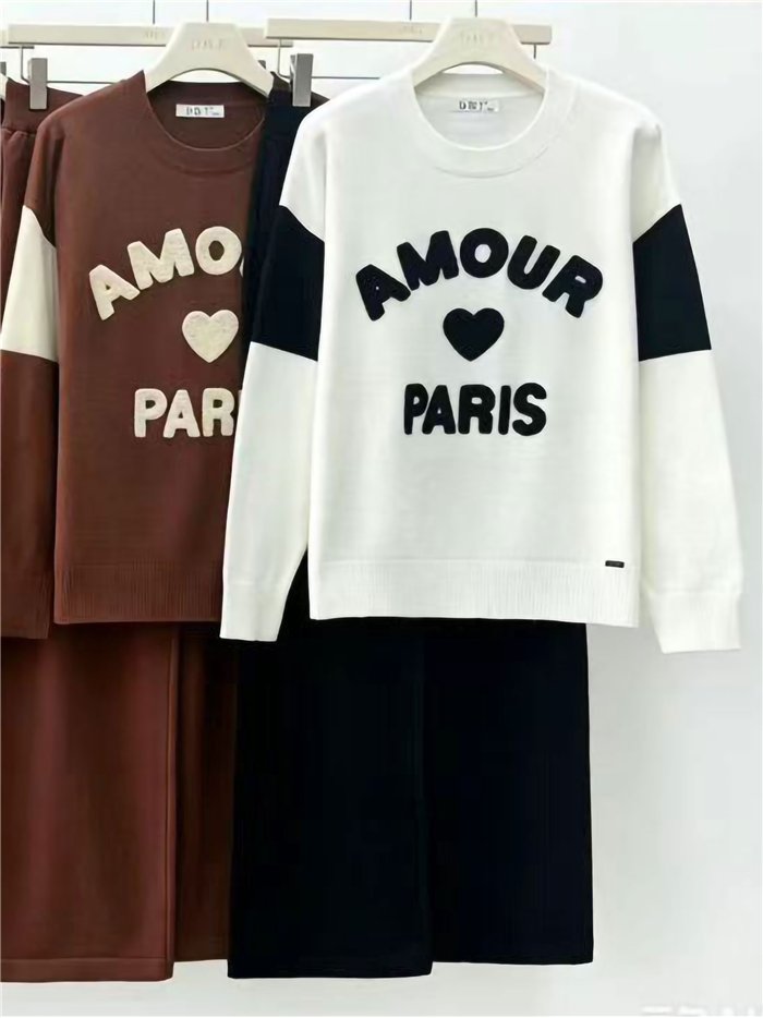 Conjunto jersey amour paris y pantalón wide leg