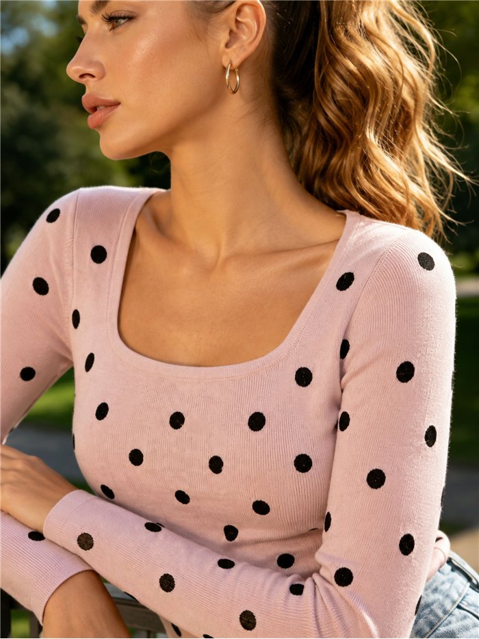 pull à pois à encolure carrée