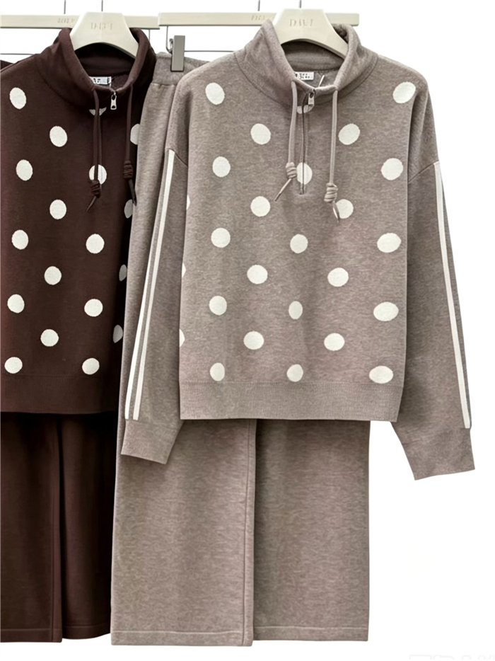 ensemble pull à pois zippé et pantalon large