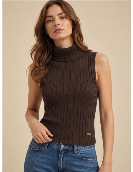 Top punto canalé cuello vuelto