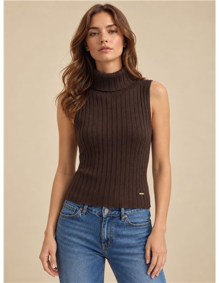 Top punto canalé cuello vuelto