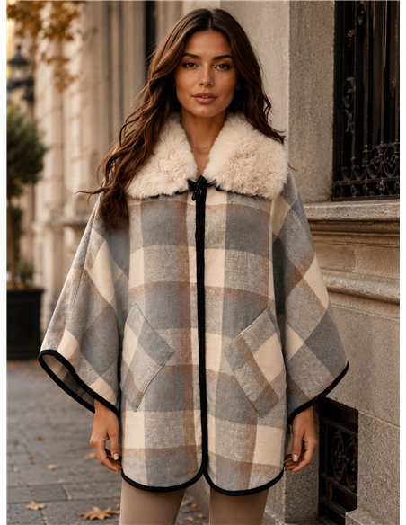 Poncho a quadri con collo di pelliccia