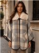 Poncho a quadri con collo di pelliccia