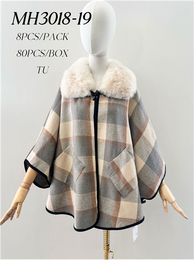 Poncho a quadri con collo di pelliccia 2