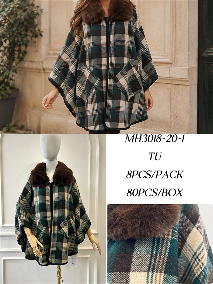 Poncho a quadri verdi con collo di pelliccia