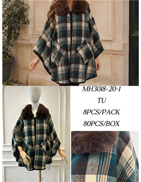 Poncho a quadri verdi con collo di pelliccia