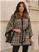 Poncho a quadri con cintura e collo di pelliccia.