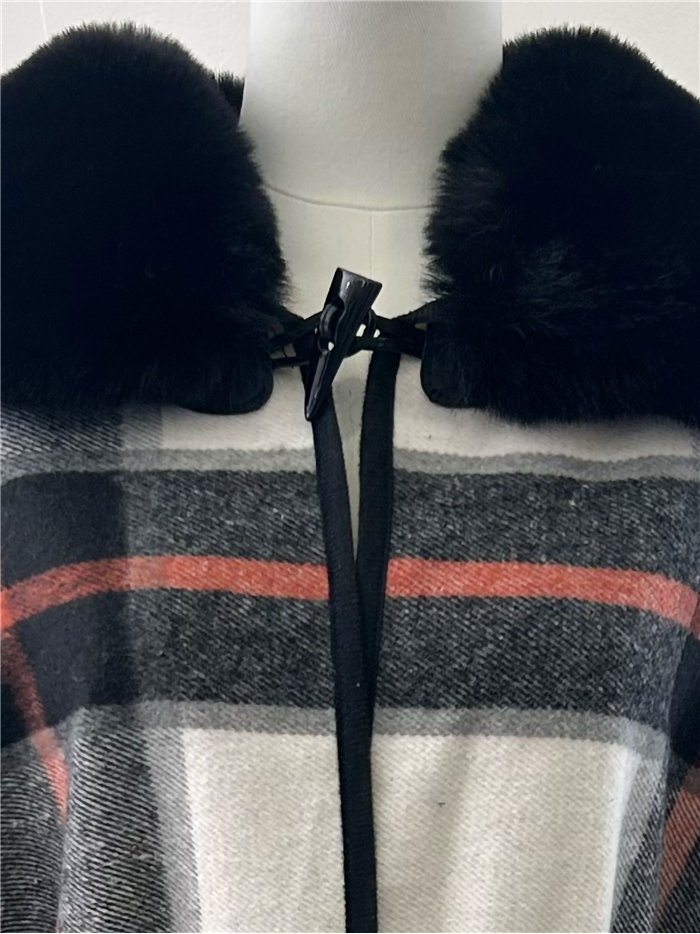 Poncho a quadri bicolore con cintura