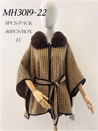 Poncho in tweed con cintura e collo di pelliccia. 2