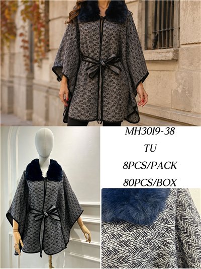 Poncho con motivo a spina di pesce, cintura e collo in pelliccia blu. 2