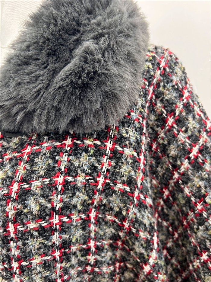 Poncho in tweed a quadri con cintura