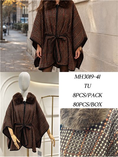 Poncho jacquard con cintura e collo di pelliccia 2