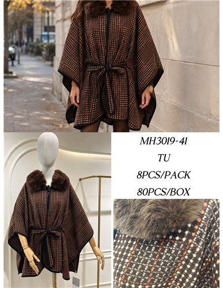 Poncho jacquard con cintura e collo di pelliccia