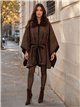Poncho jacquard con cintura e collo di pelliccia