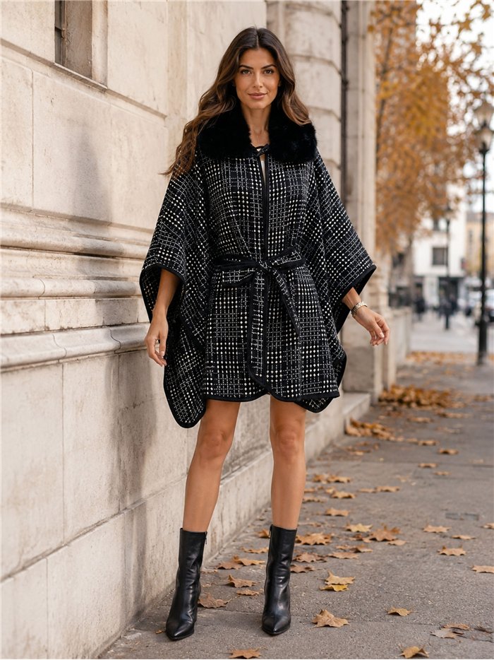 Poncho in jacquard bicolore con cintura e pelliccia