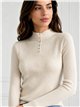 Jersey cuello subido botones joya