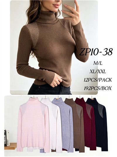 Pull à col roulé avec strass aux épaules 2