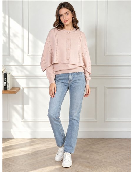 Conjunto jersey cuello redondo y capa trenzado con botones