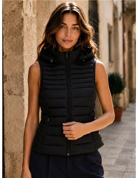 Gilet imbottito con cappuccio