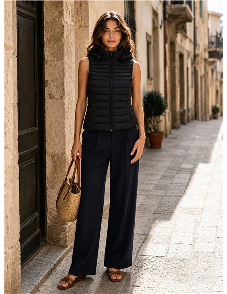 Gilet imbottito con cappuccio