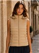 Gilet imbottito con cappuccio