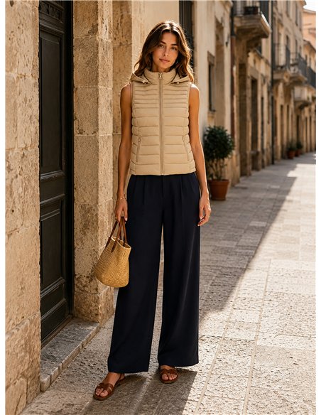 Gilet imbottito con cappuccio