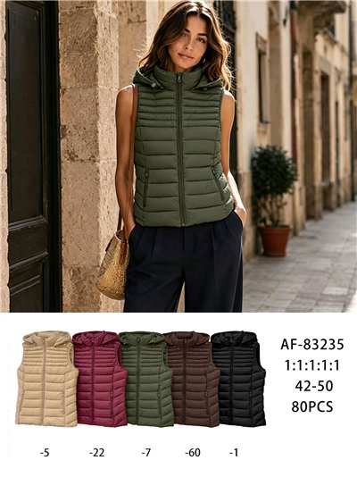 Gilet imbottito con cappuccio 2