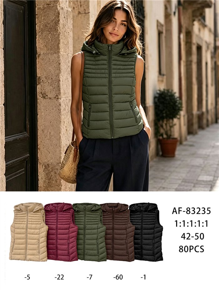 Gilet imbottito con cappuccio