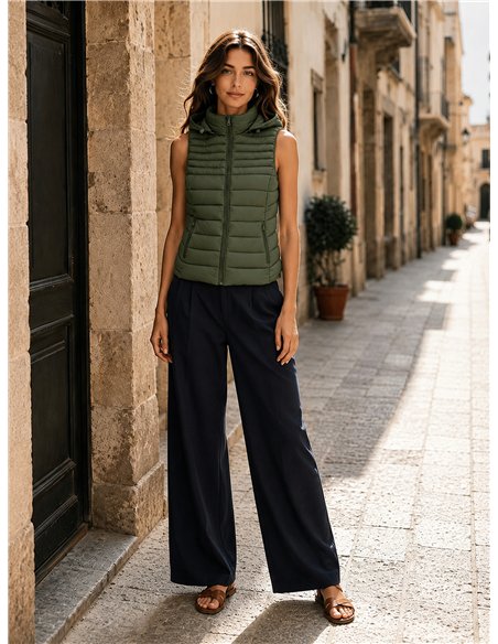 Gilet imbottito con cappuccio