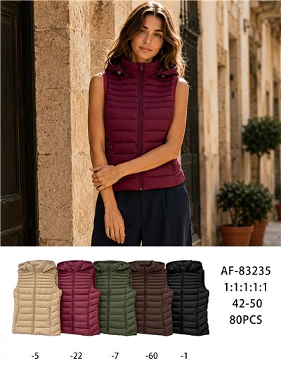Gilet imbottito con cappuccio 2