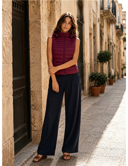 Gilet imbottito con cappuccio