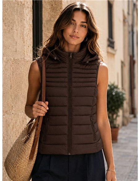 Gilet imbottito con cappuccio