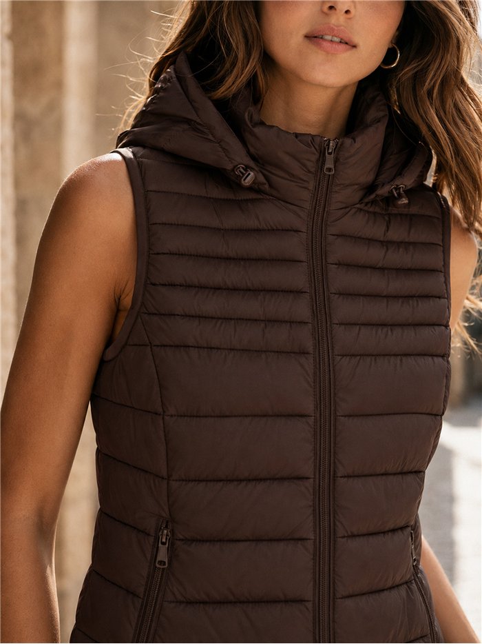 Gilet imbottito con cappuccio