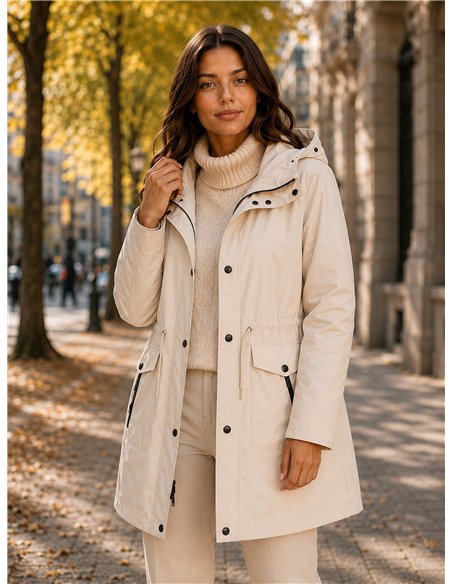 Parka con vita e cappuccio regolabili.