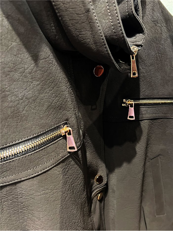 Giacca corta in similpelle con cintura
