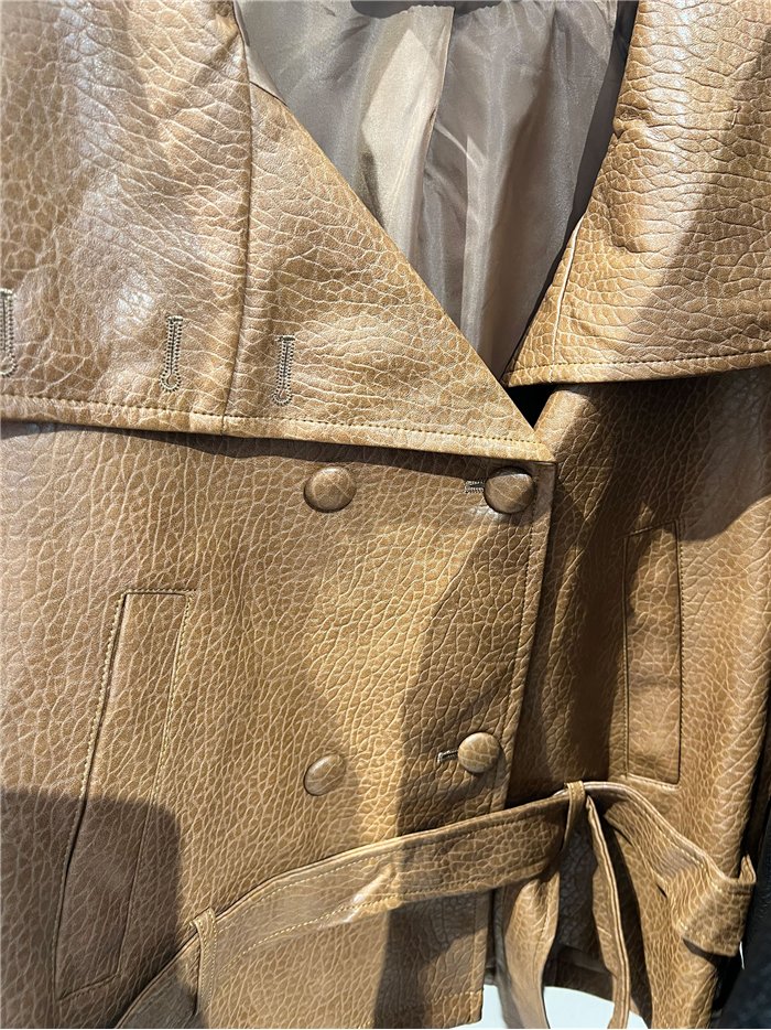 Trench coat in similpelle