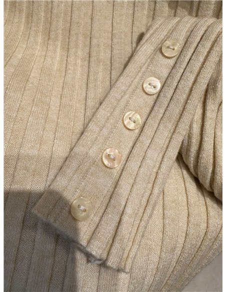 Pull côtelé à col rabattu et poignets boutonnés