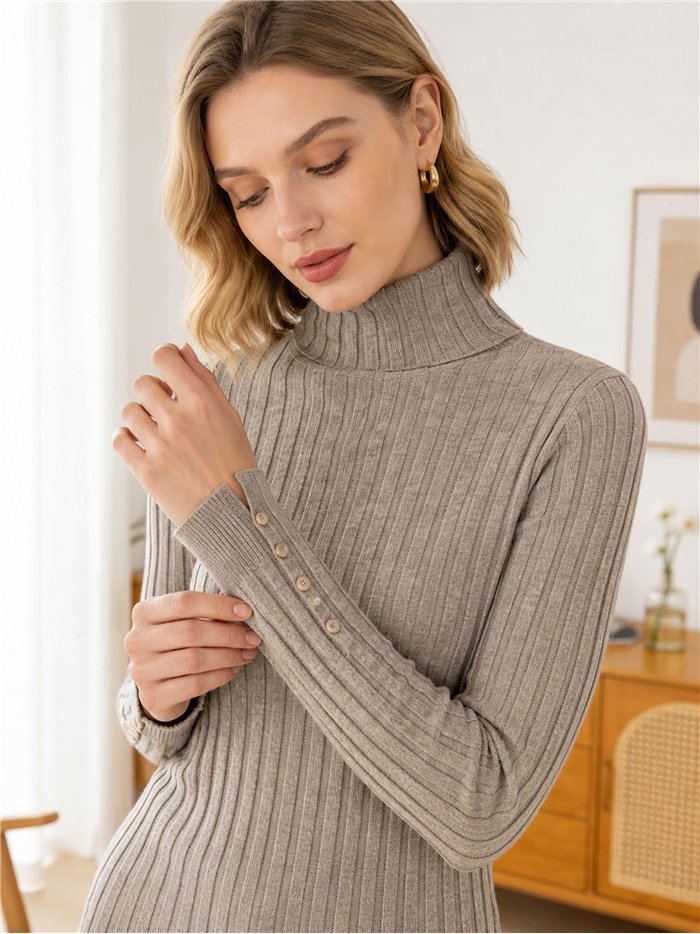 Gerippter Pullover mit Umlegekragen und geknöpften Manschetten