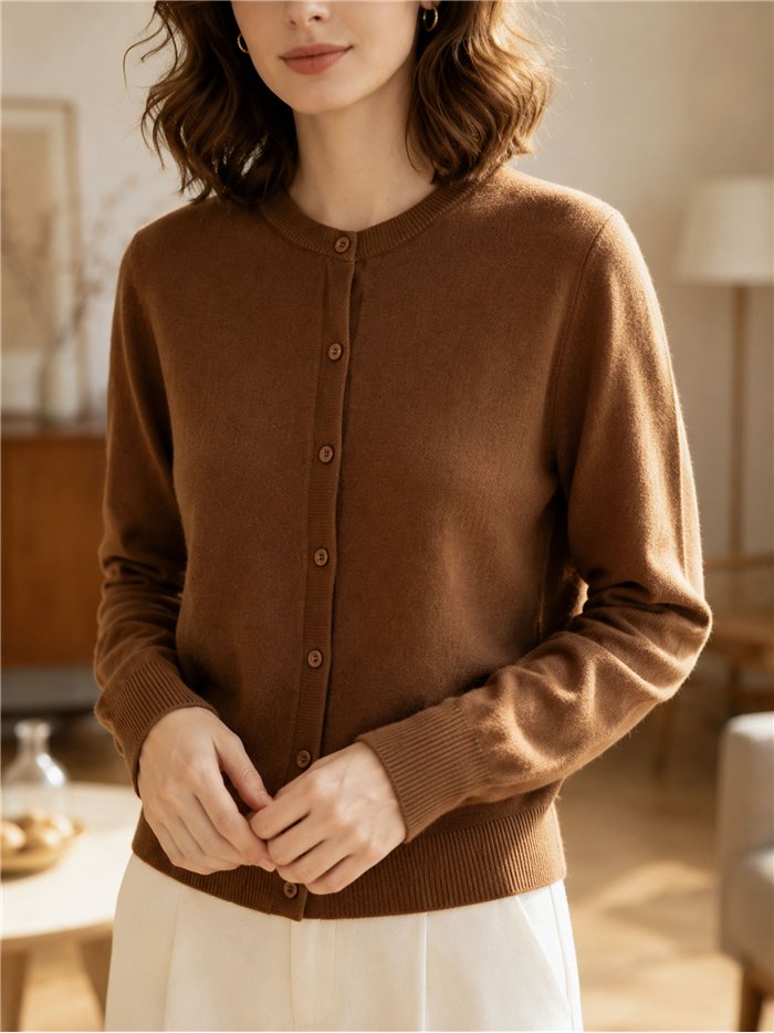 Einfacher Feinstrick-Cardigan