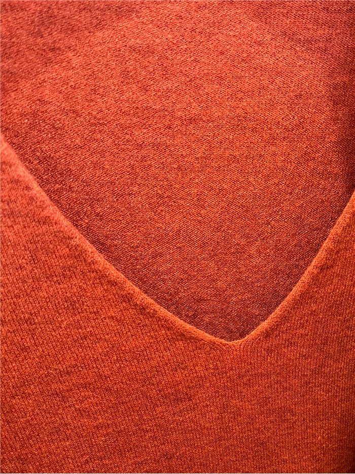 Jersey básico punto fino cuello pico