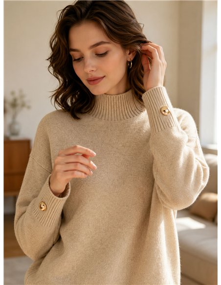 Maglione a collo alto con bottone dorato