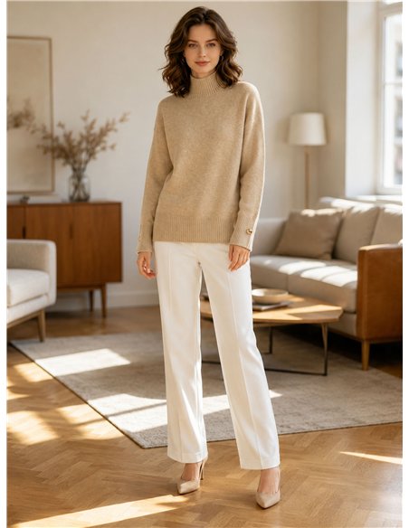 Maglione a collo alto con bottone dorato
