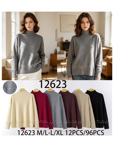pull à col roulé clouté