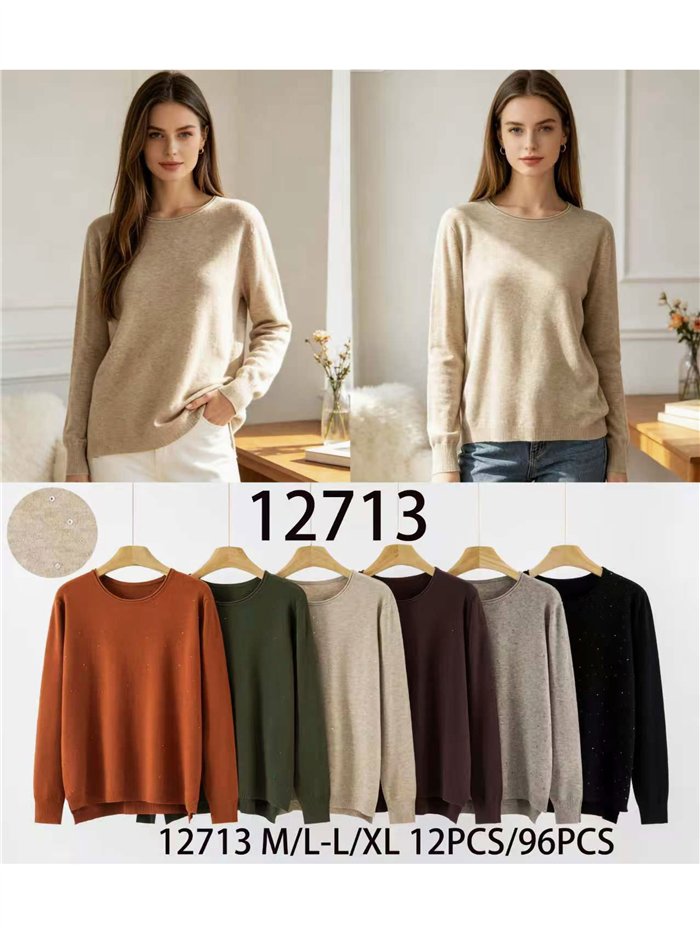 Feinstrickpullover mit Strassverzierungen
