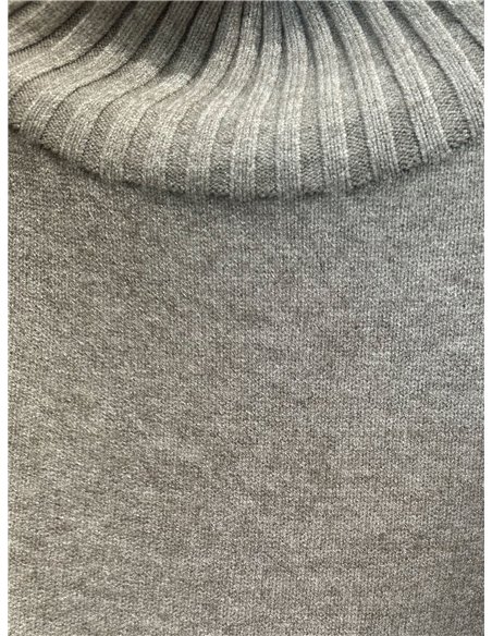 Pull classique à col roulé côtelé